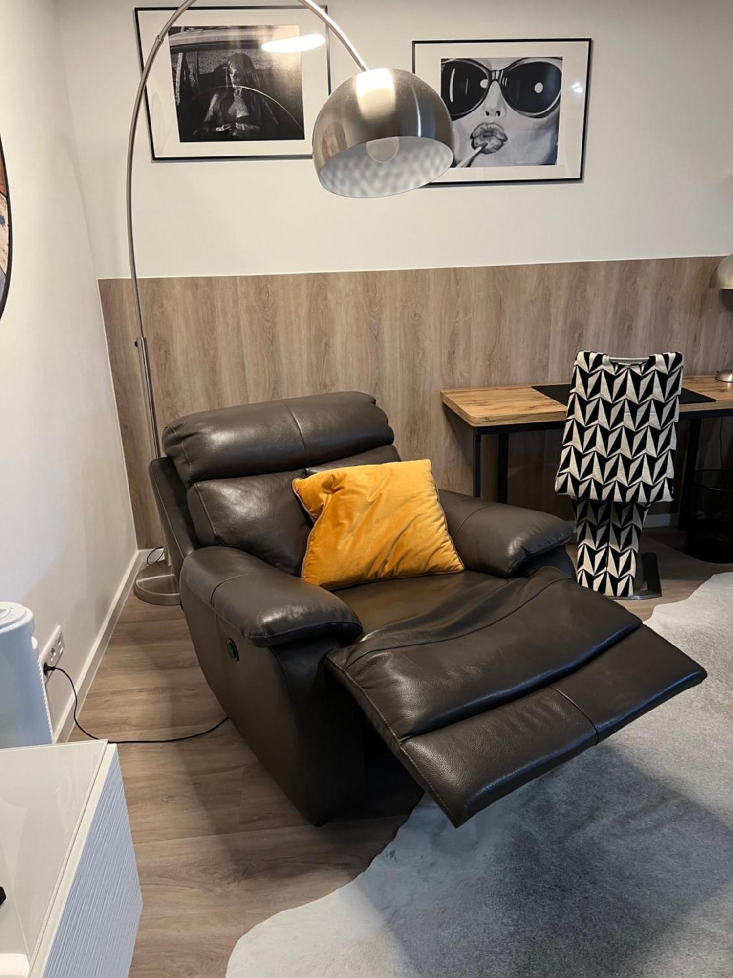 Grosse Gemuetliche Ferienwohnung Mit Klimaanlage, Parkplatz Inklusive Top ! Fürth Dış mekan fotoğraf