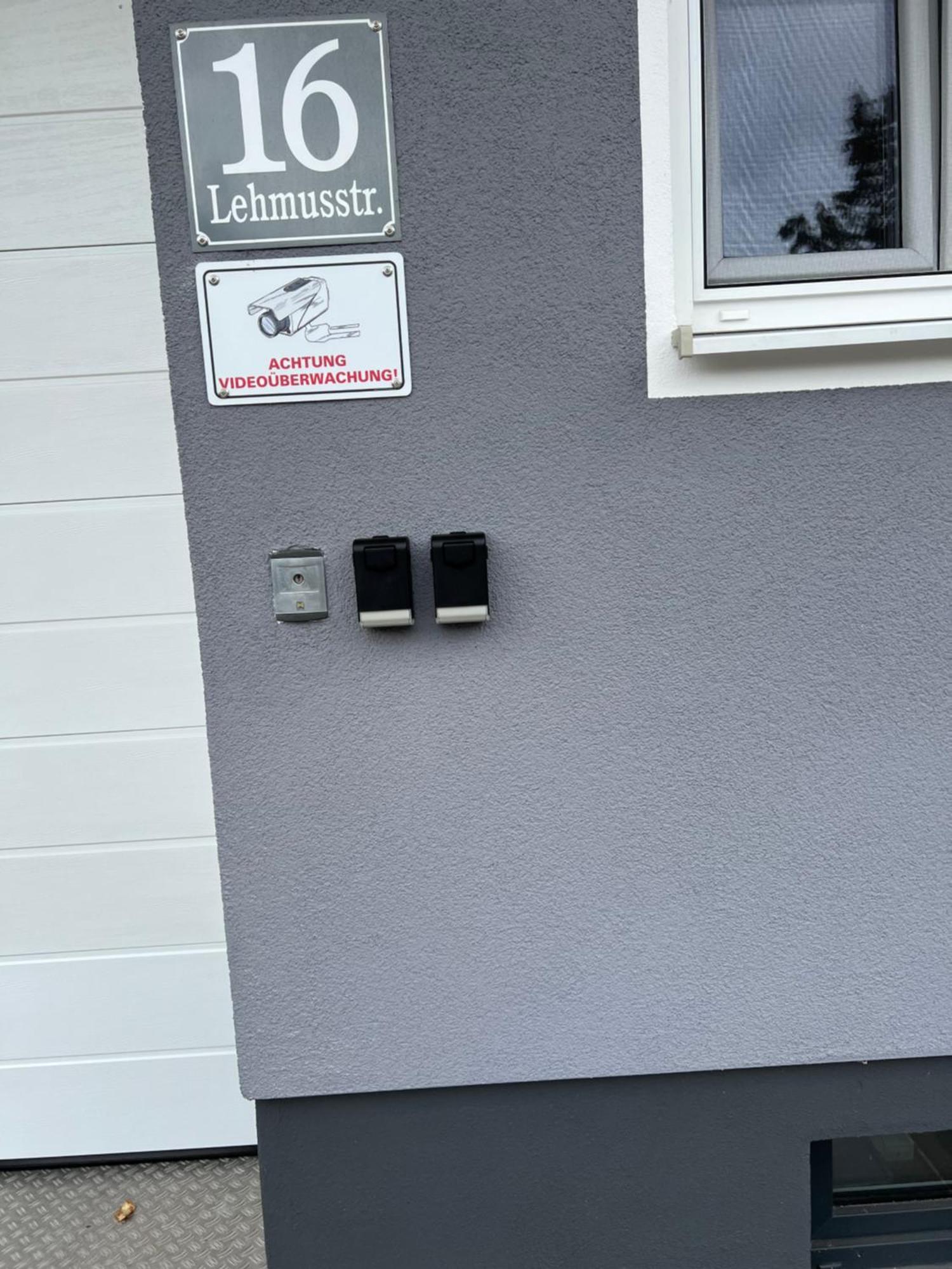 Grosse Gemuetliche Ferienwohnung Mit Klimaanlage, Parkplatz Inklusive Top ! Fürth Dış mekan fotoğraf