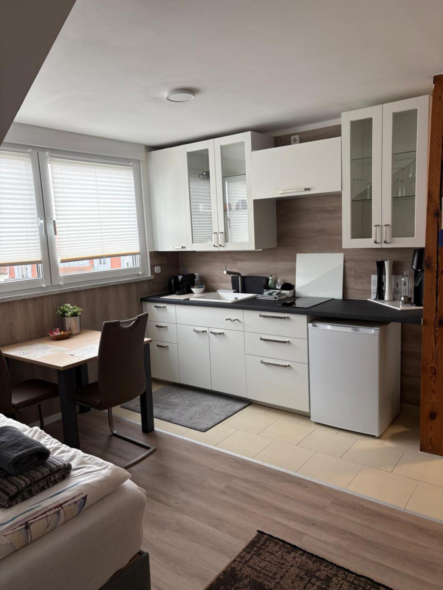 Grosse Gemuetliche Ferienwohnung Mit Klimaanlage, Parkplatz Inklusive Top ! Fürth Dış mekan fotoğraf